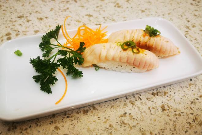 Grill Salmon Sushi (2 pcs)