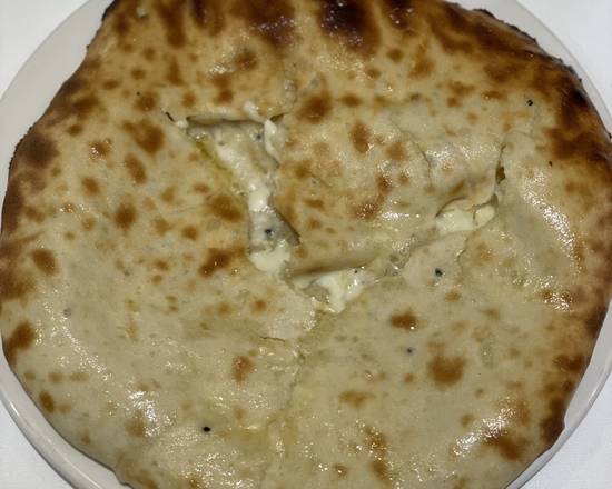 Naan au Fromage / Cheese Naan