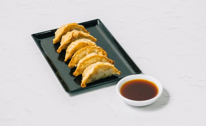 Chicken Gyoza (6 Piece)