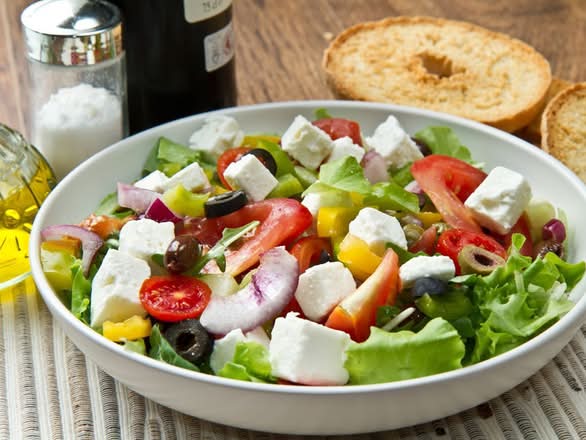 Greek Salad (Lettuce, Tomatoes, Green Peppers, Red Onions, Black Olives, Feta)