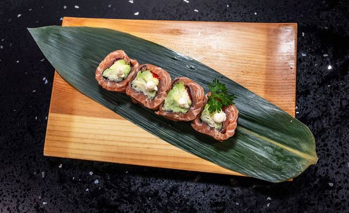 Deluxe Spicy Salmon (4pcs)