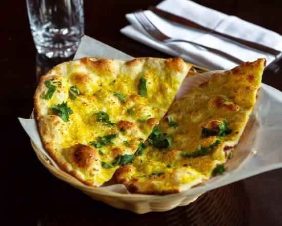 NAAN À L'AIL / GARLIC NAAN