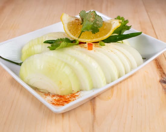 SALADE D'OIGNONS / ONION SALAD