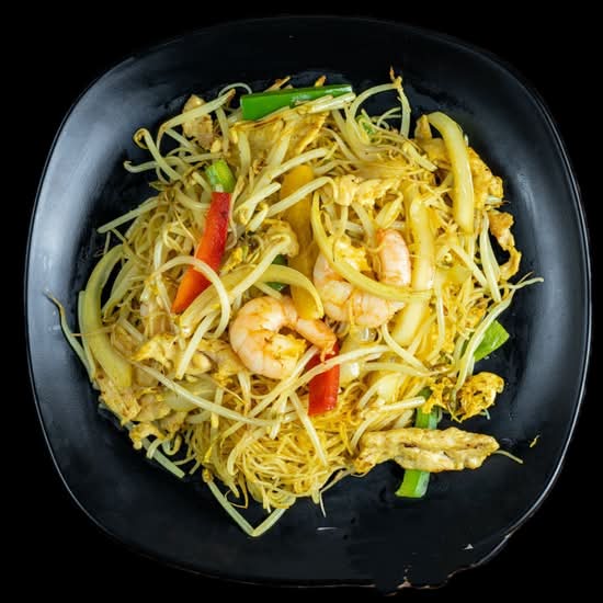 Nouilles vermicelles Singapour au poulet et crevettes