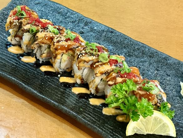 Red Dragon Roll (8 pcs)