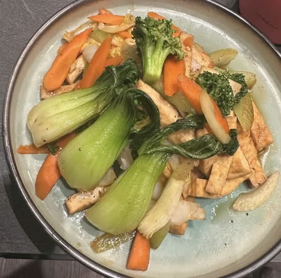 Stir-Fried Vegetables with Steam Rice