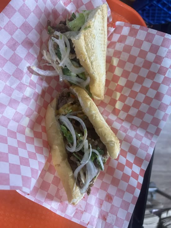 I2. Grilled Beef Vietnamese Sandwich (Bánh Mỳ Bò)