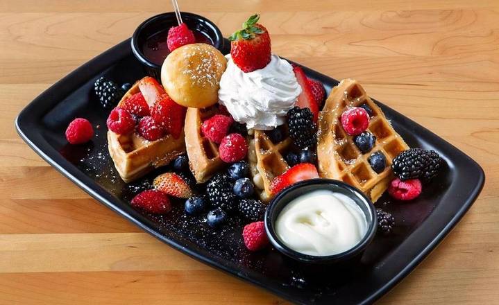 Gaufre aux fruits des champs / Wild Berries Waffle