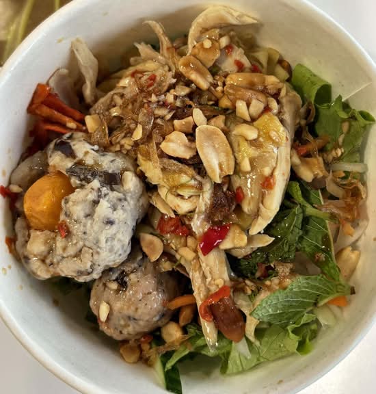 Dry Chicken Pho with Salted Egg Meatballs (Phở Gà Trộn Mọc Trứng Muối)