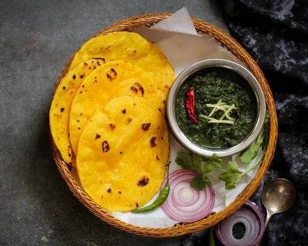 Saag & makki roti