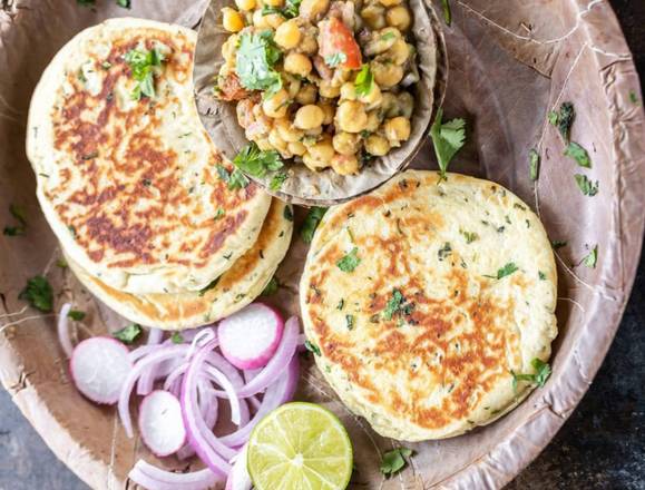 Kulche Chole (2 pcs)