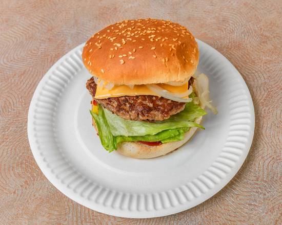 33. Cheeseburger (Moyenne Poutine + Boisson)