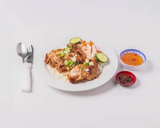 57. Lemongrass Chicken on Rice (Cơm Tấm Gà Ướp Sả)