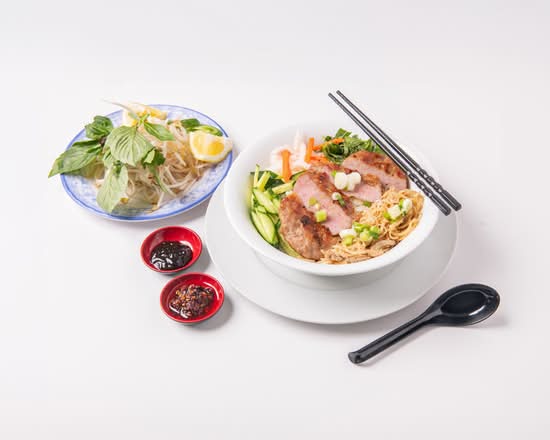 39. Grilled Pork Patty Vermicelli Bowl (Bún Nem Nướng)