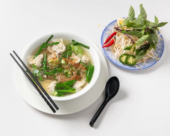 20. Wonton Egg Noodle Soup (Hoành Thánh Mì)