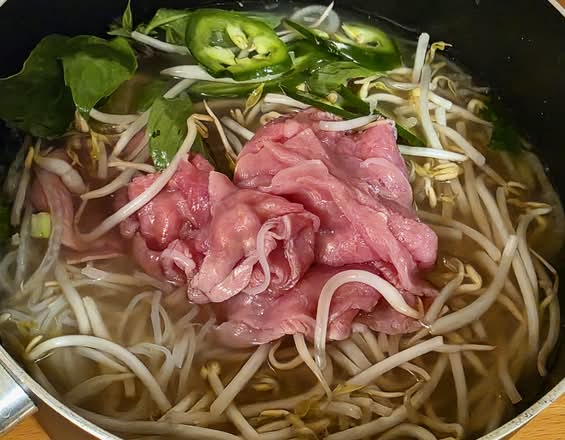 1. Rice Noodles with Eye Round Steak (Pho Tai) (Large)