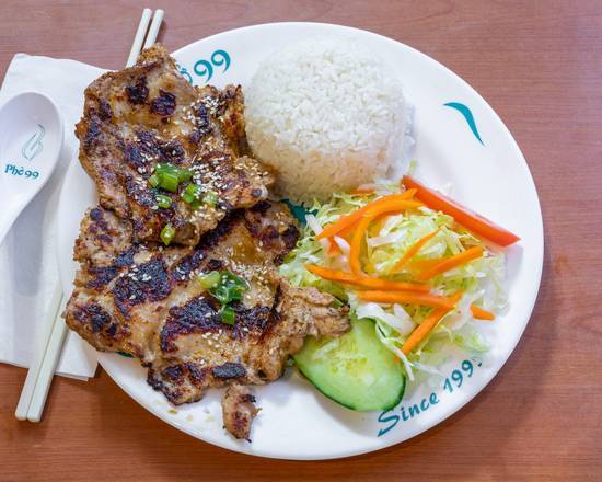 60. Marinated and Grilled Lemongrass Chicken (Com ga nuong sa)