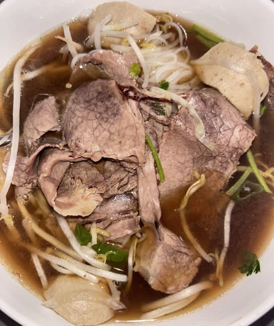 3. Rice Noodles with Brisket and Well Done Flank (Pho chin) (Large)