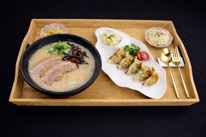 Ramen With Pork Gyoza (5 pcs)