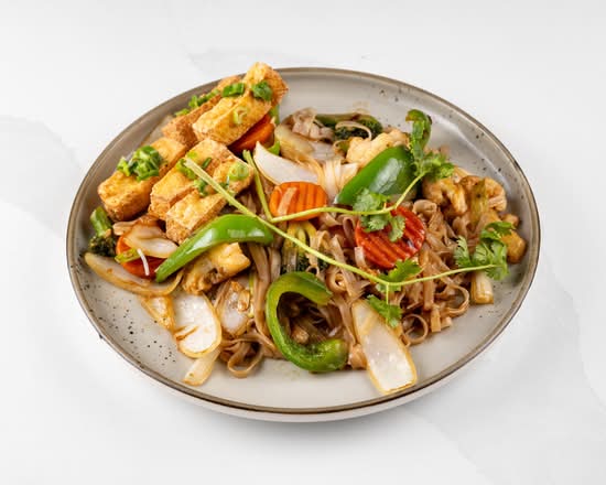 V2. Stir-Fried Rice Noodles / Hủ Tiếu Xào