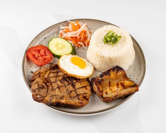 20. Cơm Gà Nướng, Sưởng Nướng, Trứng Ốp La/Grilled chicken,grilled pork chop,fried egg on broken rice