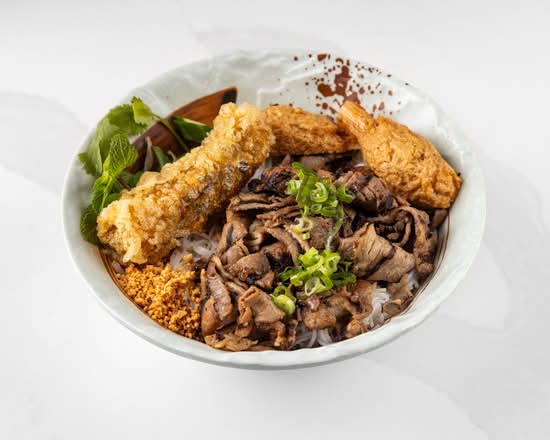 23. Bún Thịt Nướng, Chả Giò, Chạo Tôm/Grilled pork,spring roll,shrimp on sugarcane with vermicelli noodle