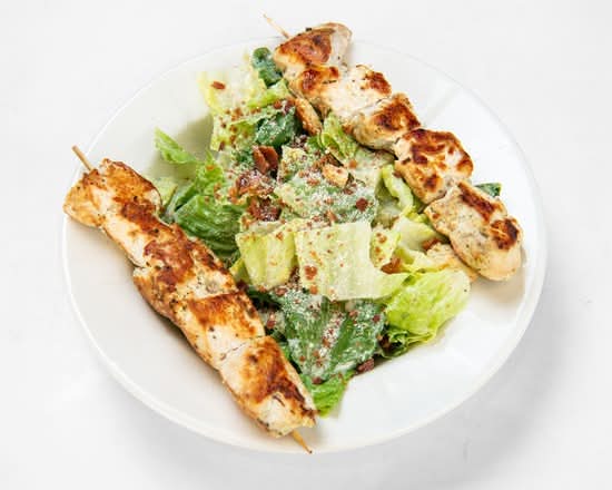 Salade César avec poulet grillé