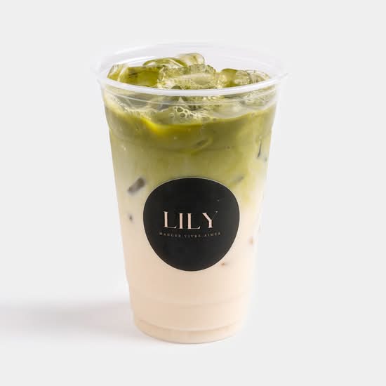 Matcha latté glacé / Iced Matcha Latte