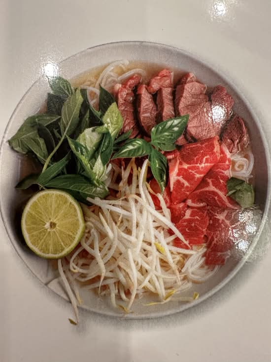 Medium Rare Beef / Tái