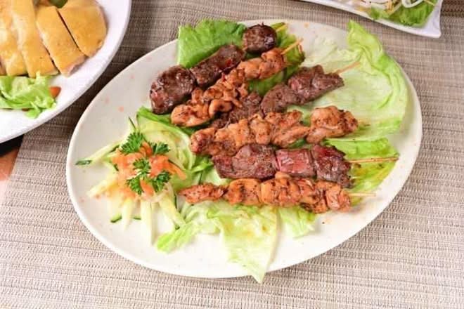 8 Satay Chicken and Beef Skewers (6 Skewers)