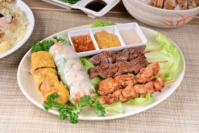 11 Assorted Appetizer Platter (Small)