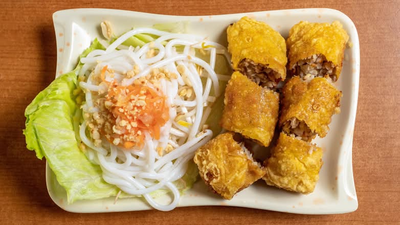 1 Spring Rolls (2 pcs)
