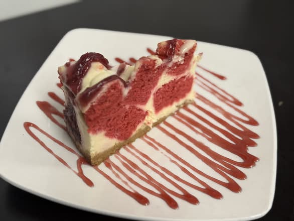 Raspberry Greek Yogurt Cheesecake