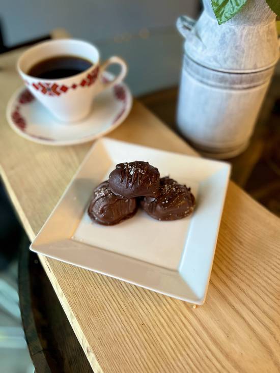 Peanut Butter Ball (1pc)