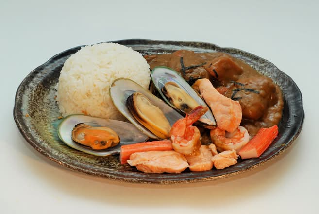 Seafood Curry Don