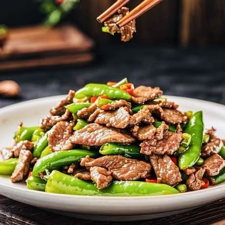 Bœuf sauté à la sichuanaise / Sichuan Spicy Stir-fried Beef 川味小炒牛