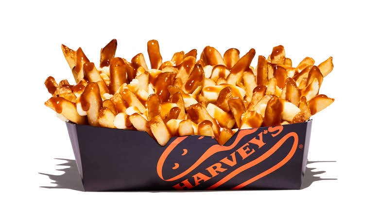 Large Classic Poutine 1210 cals