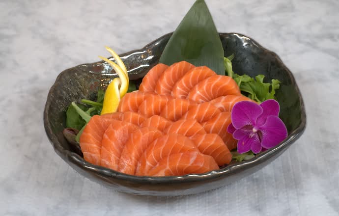 Salmon Sashimi Lover Boat (20pcs)