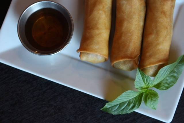 A1. Vegetarian Spring Rolls (3 pcs)