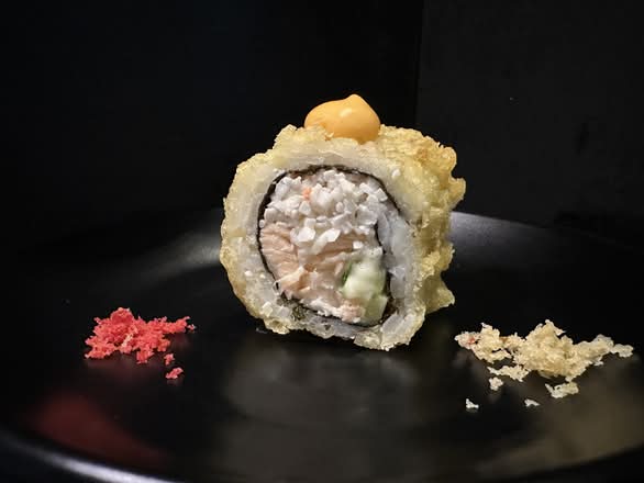 Spicy Deep-Fried Salmon and Crab Roll