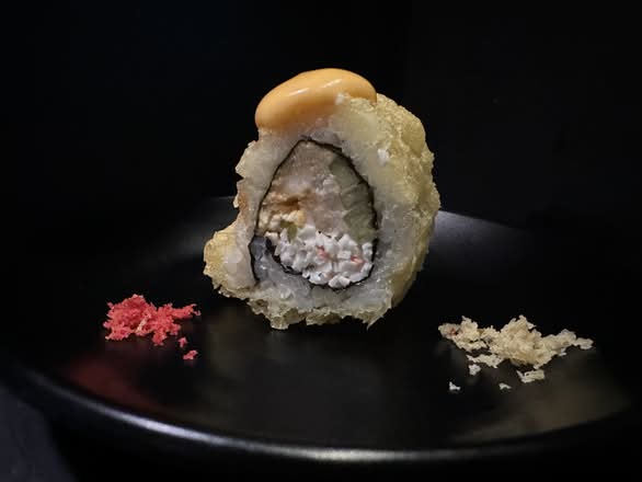 Spicy Deep-Fried Tuna and Crab Roll