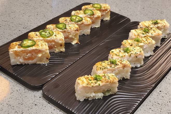Salmon Oshi (6 pcs)