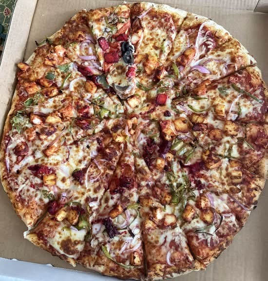 Tandoori Paneer Pizza
