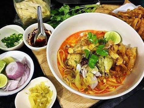 N1. Khao Soi ( Northern Famous Noodle Soup )