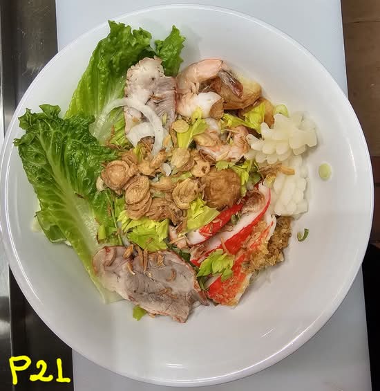 P21. Special Seafood and BBQ Pork with Egg Noodle
