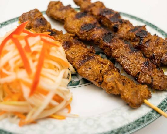 Brochettes de Boeuf à la Citronnelle (3 mcx) / Lemongrass Beef Skewers (3 pcs)
