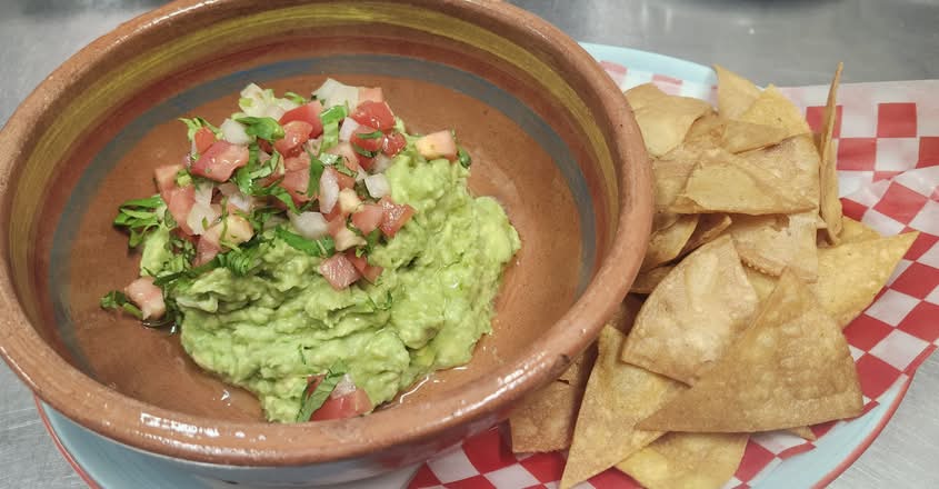 Guacamole with chips