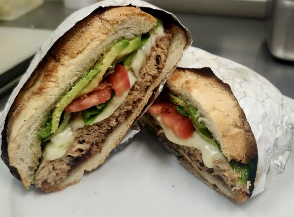 Torta Carnitas