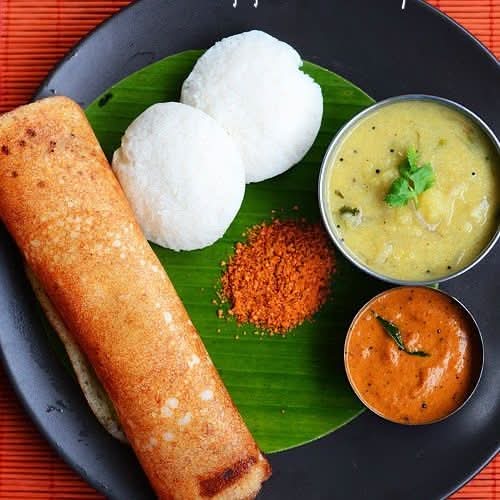 Breakfast Combo (Dosa, 2 Idli, Sambar & Chutney - Served W Masala Tea)