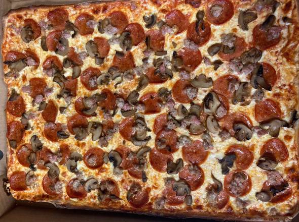 Deluxe Pizza